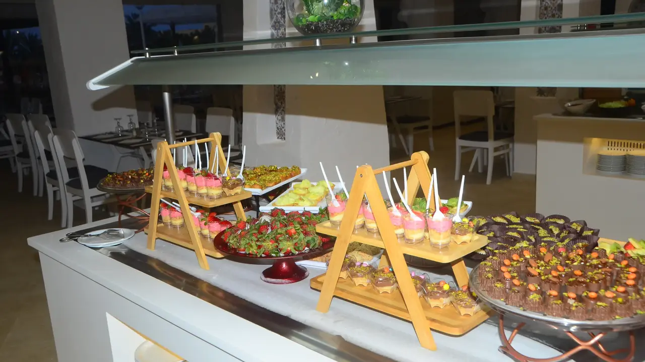 LES QUATRE SAISONS & AQUA PARK BY MEDINA HOTELS & RESORTS