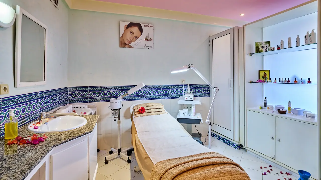 LES QUATRE SAISONS & AQUA PARK BY MEDINA HOTELS & RESORTS
