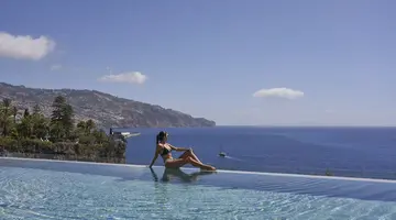 Les Suites at The Cliff Bay