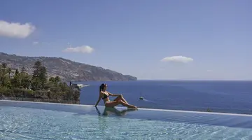 Les Suites at The Cliff Bay