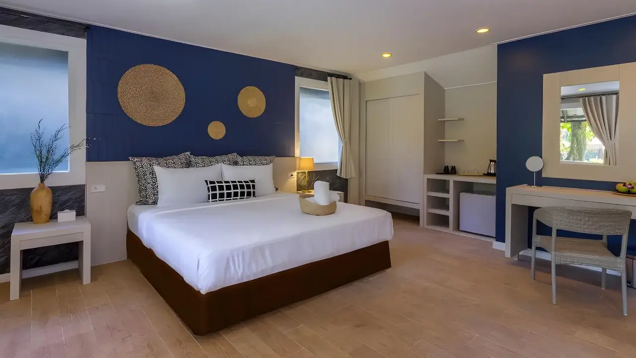 Let's Hyde Resort & Villas