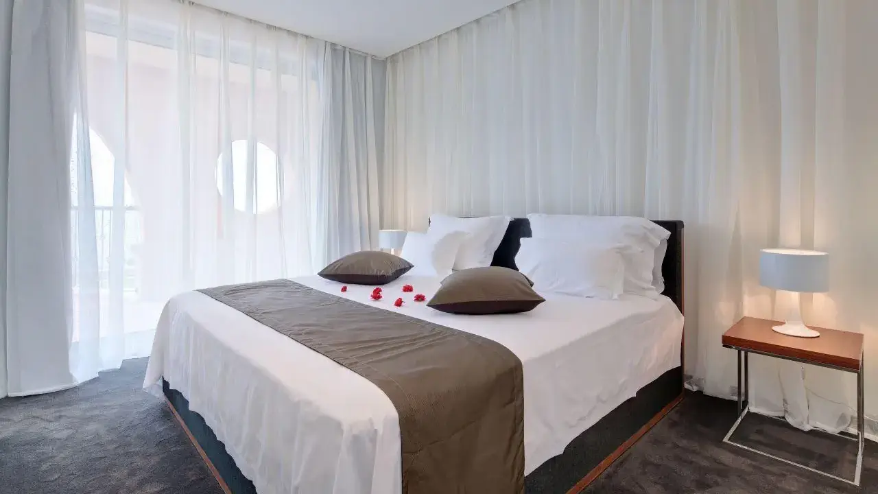 LIGHTHOUSE GOLF & SPA