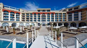 LIGHTHOUSE GOLF & SPA
