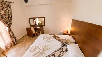 LILI HOTEL