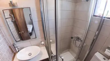 LILI HOTEL
