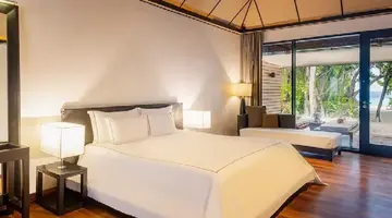 Lily Beach Resort & Spa at Huvahendhoo