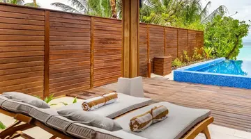 Lily Beach Resort & Spa at Huvahendhoo