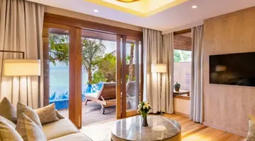 Lily Beach Resort & Spa at Huvahendhoo