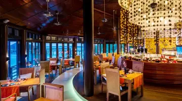 Lily Beach Resort & Spa at Huvahendhoo