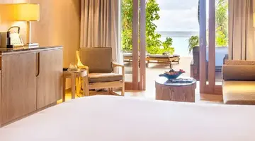 Lily Beach Resort & Spa at Huvahendhoo