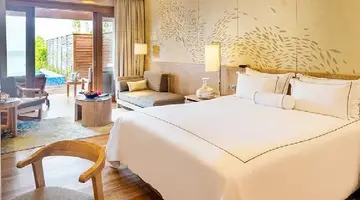 Lily Beach Resort & Spa at Huvahendhoo