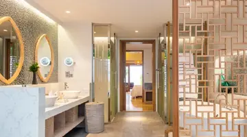 Lily Beach Resort & Spa at Huvahendhoo