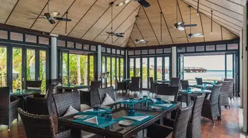 LILY BEACH RESORT & SPA AT HUVAHENDHOO