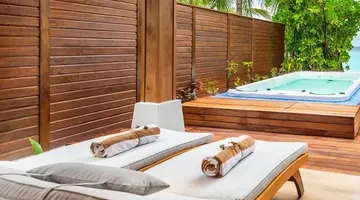 Lily Beach Resort & Spa at Huvahendhoo