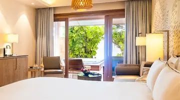 Lily Beach Resort & Spa at Huvahendhoo