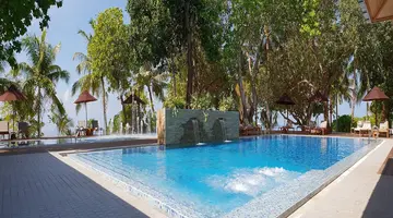 LILY BEACH RESORT & SPA