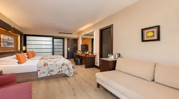 LIMAK LARA DE LUXE HOTEL & RESORT