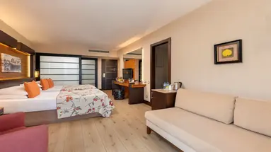 LIMAK LARA DE LUXE HOTEL & RESORT