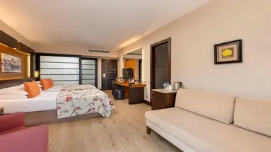 Limak Lara Deluxe Hotel And Resort