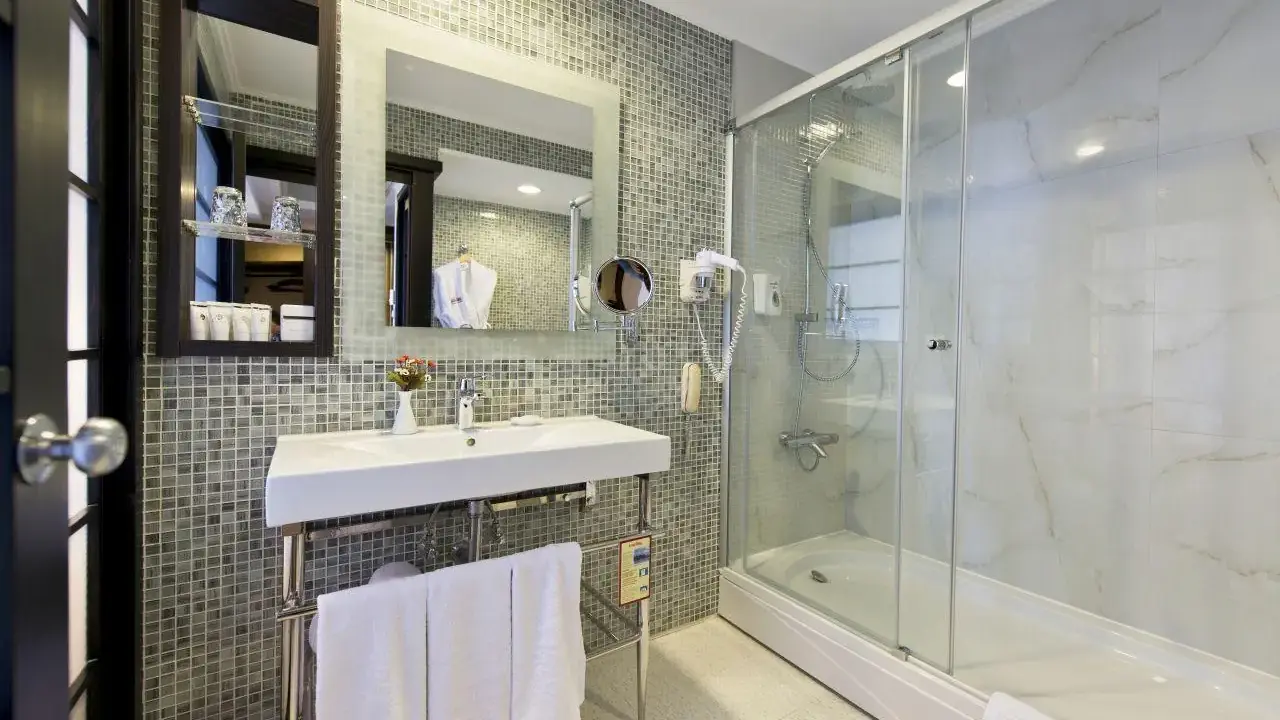 LIMAK LARA DELUXE HOTEL & RESORT