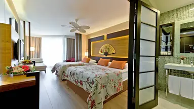 Limak Lara Deluxe Hotel&Resort