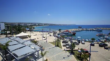 Limanaki Beach Hotel & Suites