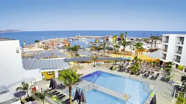 Limanaki Beach Hotel & Suites