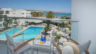 Limanaki Beach Hotel & Suites