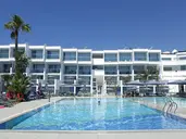 Limanaki Beach Hotel & Suites
