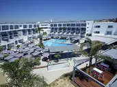 Limanaki Beach Hotel & Suites