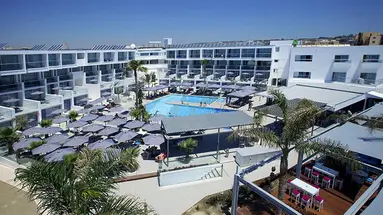 Limanaki Beach Hotel & Suites