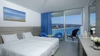 Limanaki Beach Hotel & Suites