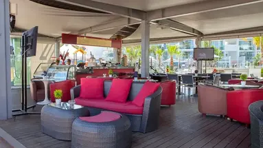 Limanaki Beach Hotel & Suites