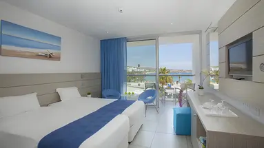 Limanaki Beach Hotel & Suites