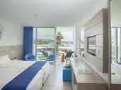 Limanaki Beach Hotel & Suites