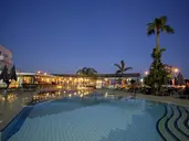 Limanaki Beach Hotel & Suites