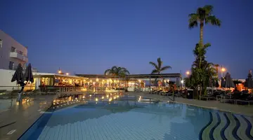 Limanaki Beach Hotel & Suites