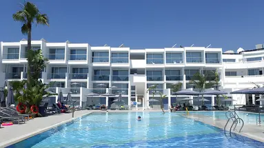 Limanaki Beach Hotel & Suites