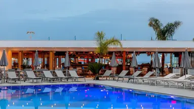 Limanaki Beach Hotel & Suites