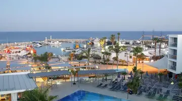 Limanaki Beach Hotel & Suites