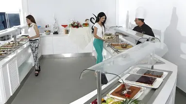 Limanaki Beach Hotel & Suites