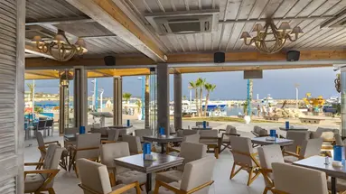 Limanaki Beach Hotel & Suites