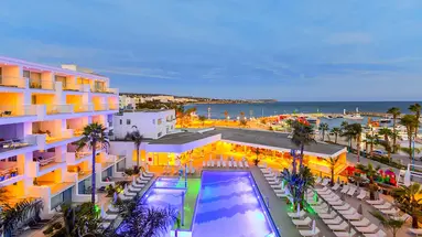Limanaki Beach Hotel & Suites