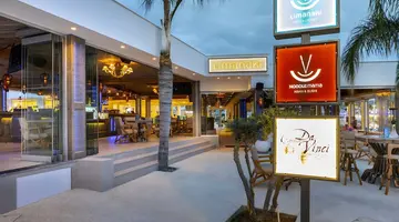 Limanaki Beach Hotel & Suites