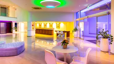 Limanaki Beach Hotel & Suites