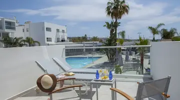 Limanaki Beach Hotel