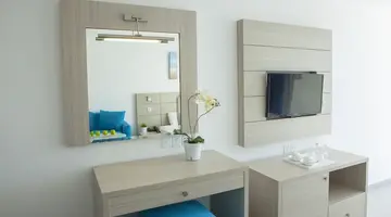 Limanaki Beach Hotel