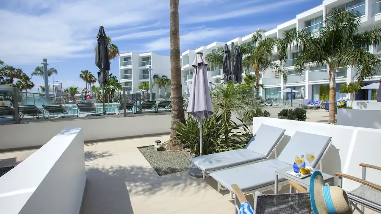 Limanaki Beach Hotel