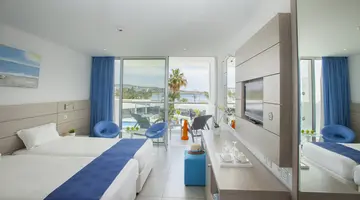 LIMANAKI BEACH HOTEL