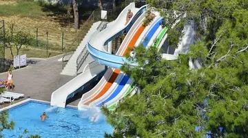 Linda Resort (Side)